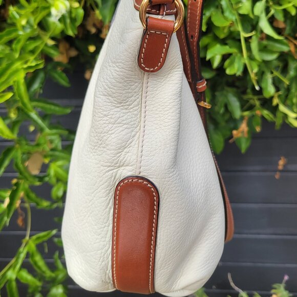 Salvatore Ferragamo Gancini Shoulder Bag Ivory and Brown Leather Gold Hardware - Picture 7 of 15